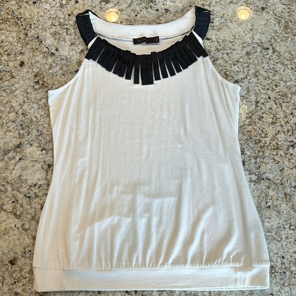 The Limited Tops - THE LIMITED Women’s Size M • Sleeveless Top